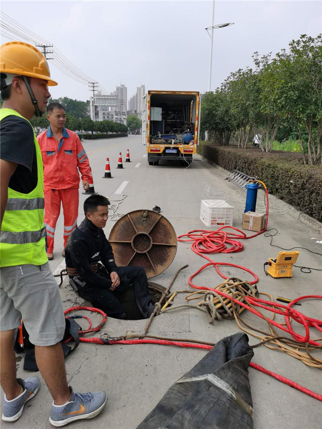 贵定翻衬法管道修复技术主要工序