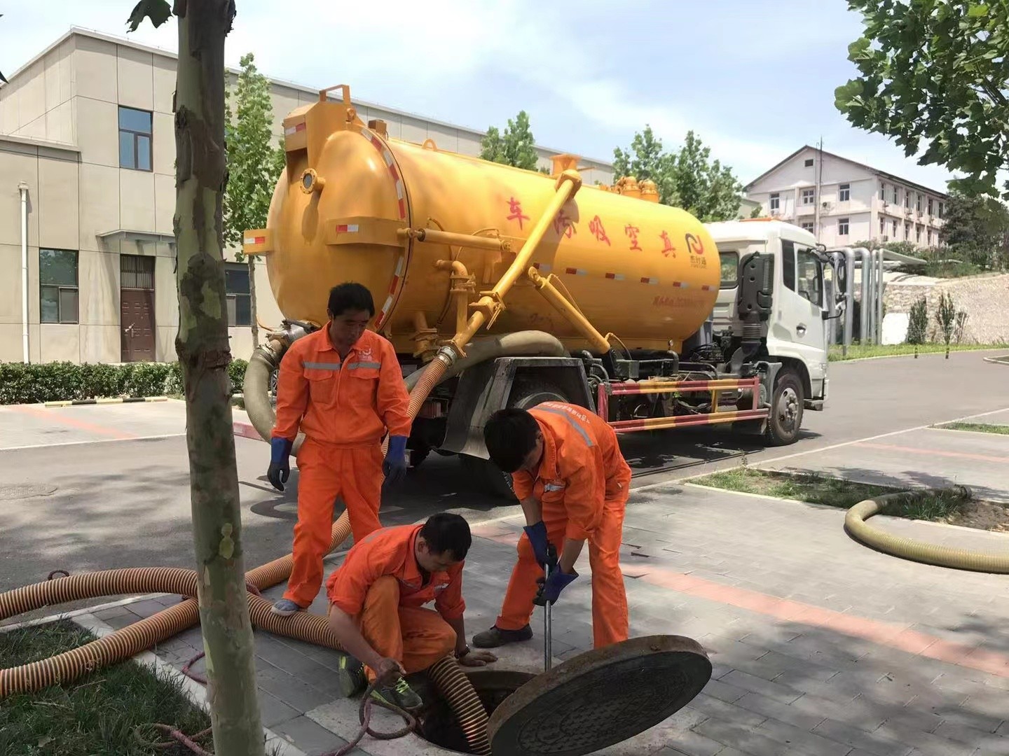 贵定化粪池清理与5-8吨吸粪车施工效率分析